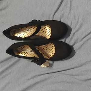 Black heels with strap